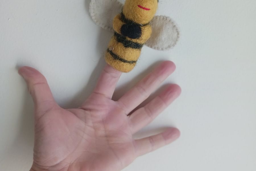 decorating bee finger puppet